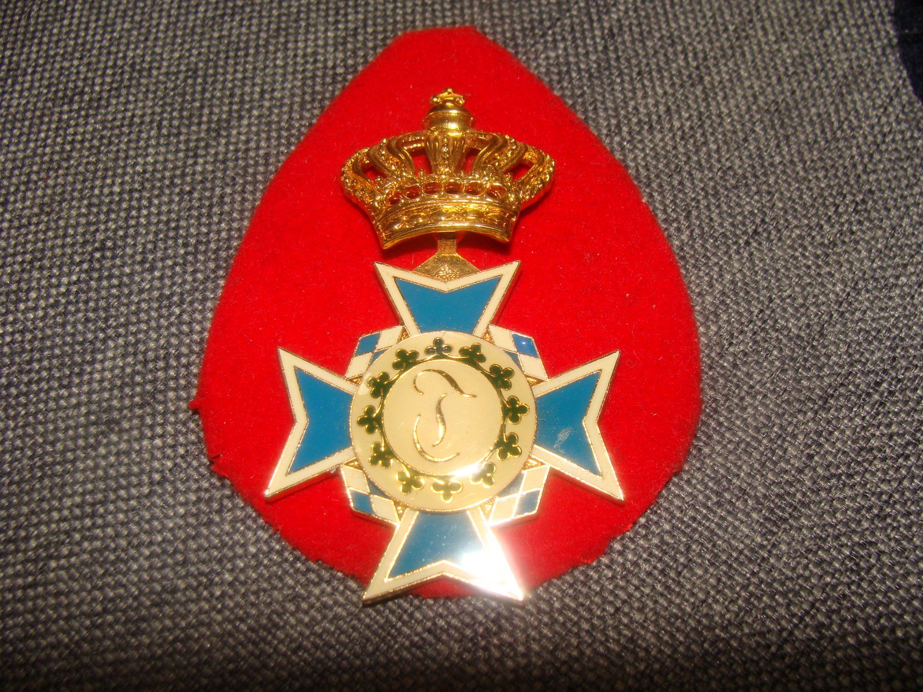 Placchette & Badge: Lot de badges Anglais – Usato da Cuarny venduto da hen_g7hn 5