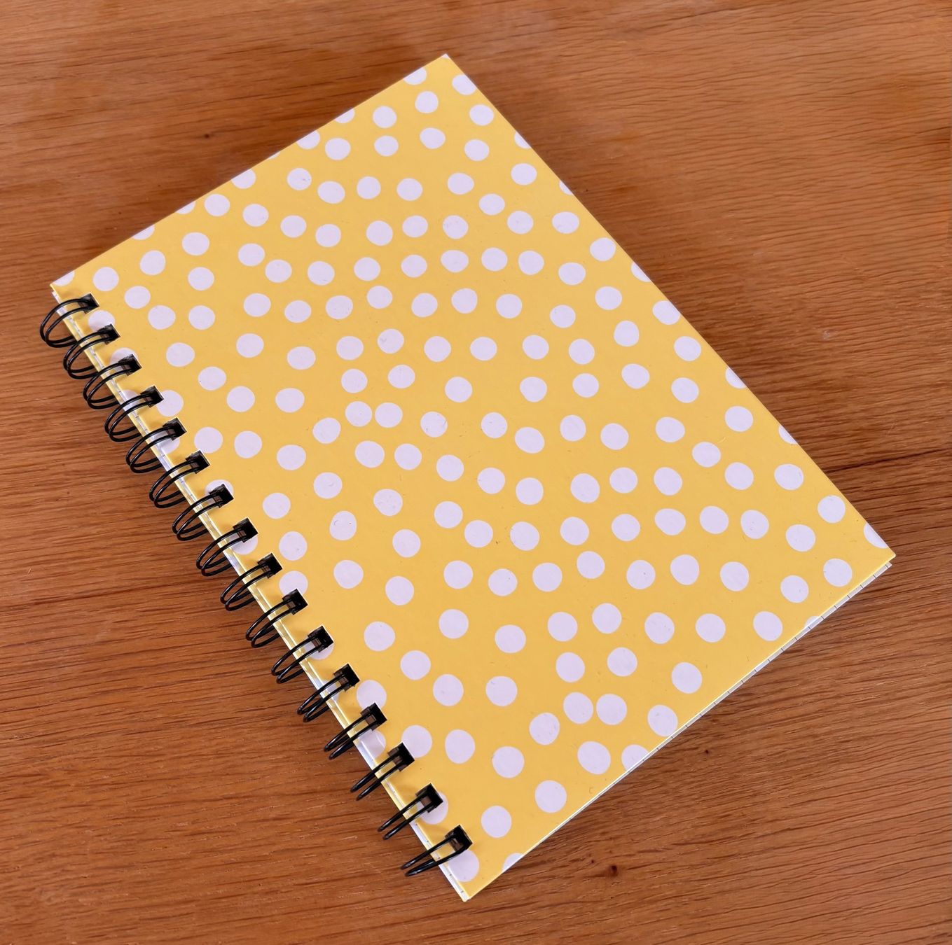 Schreibblöcke: Notizbuch / Ringheft Polka Dots,Hardcover – Neu (gemäss Beschreibung) aus Siblingen von Vany_McDougall 9