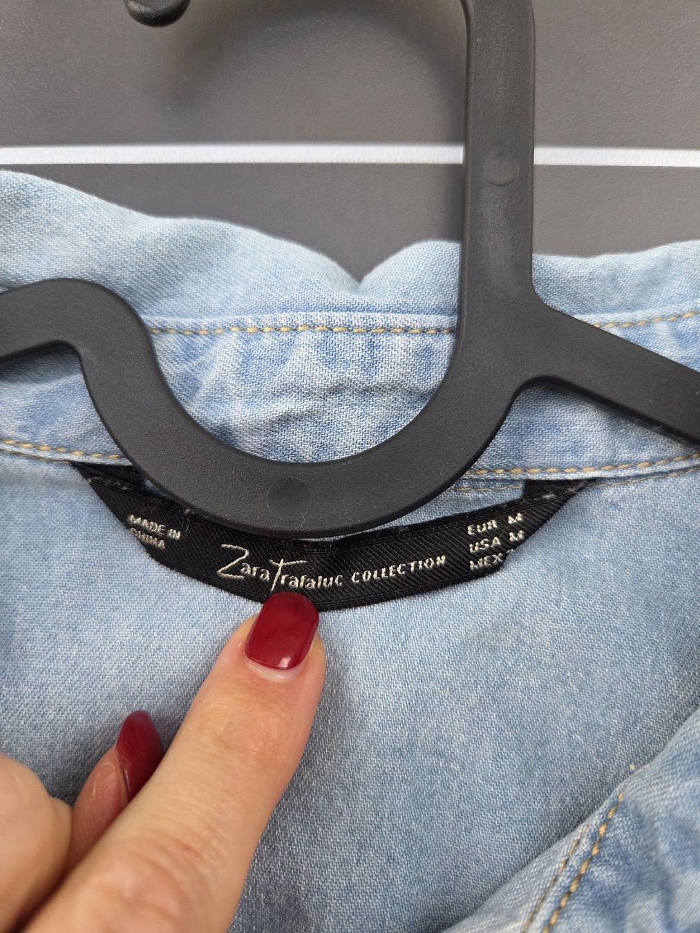 Zara Camicette: Jeanshemd Zara hellblau Grösse M – Usato da Zürich venduto da mi.ha.6 1