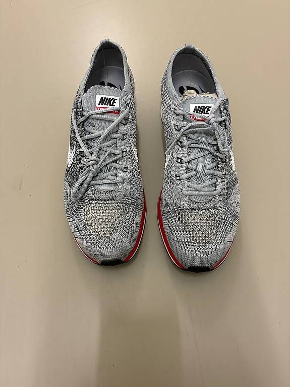 Nike Scarpe da uomo: Nie getragene Nikes / Grösse 42 – Nuovo (secondo la descrizione) da Kloten venduto da Boki_1987 1