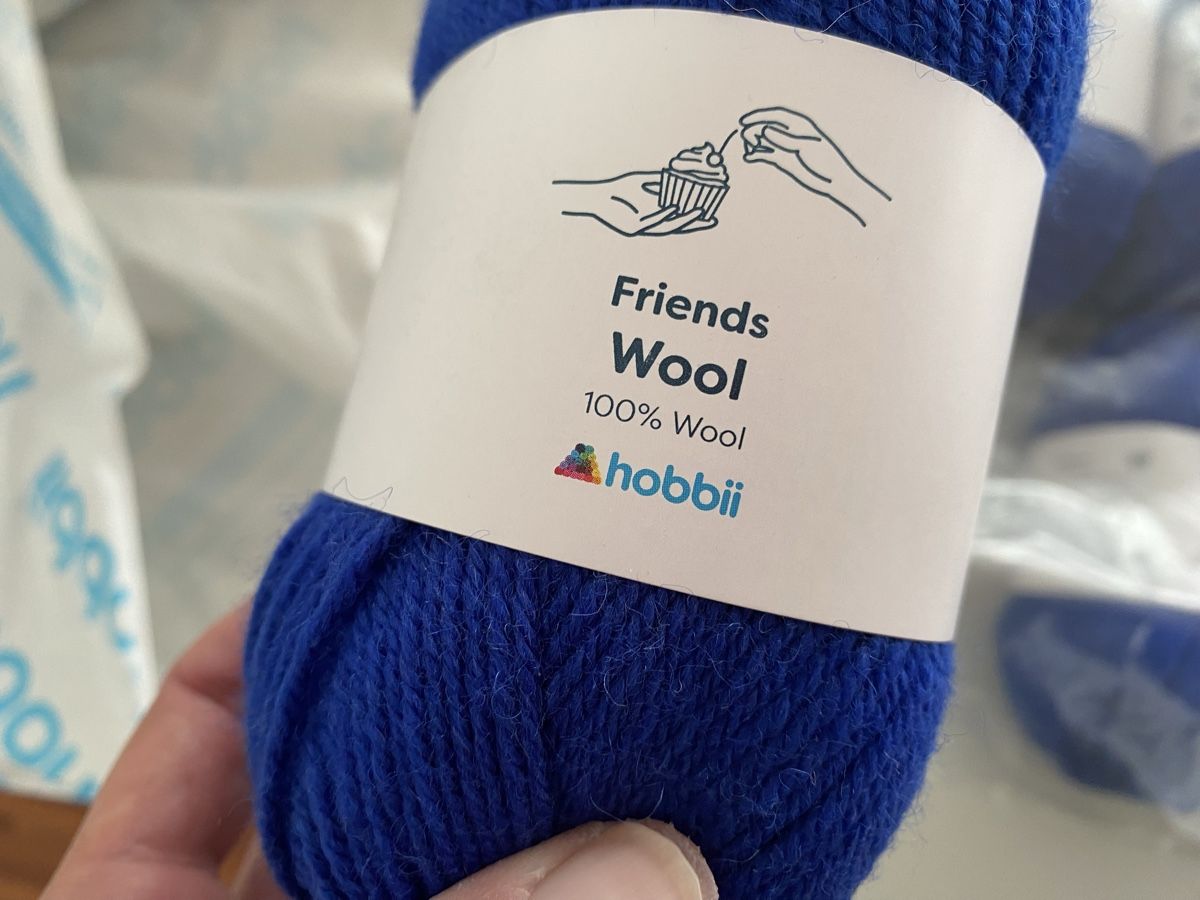 Lana: Friends Wool von Hobbii 9 Knäuel  – Nuovo e nell'imballaggio originale da Uster venduto da LisaH01 1