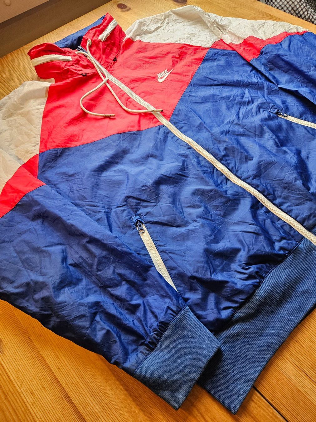 Nike Giacche: Nike Jacke Grösse L Regenjacke – Usato da Hägglingen venduto da United-Village-Trade 2
