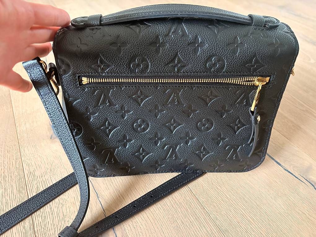 Taschen für Damen: Louis Vuitton Pochette Metis schwarz – Gebraucht aus Sarmenstorf von Bubelis 4
