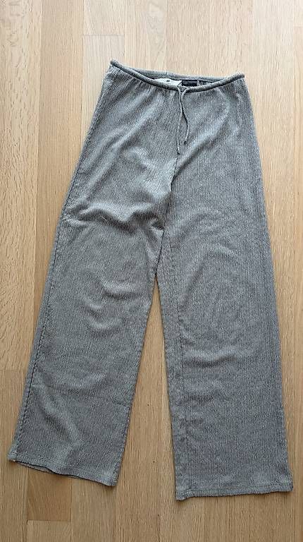 H&M Pantaloni: Hose H&M Gr. 158 – Usato da Zürich venduto da nop4