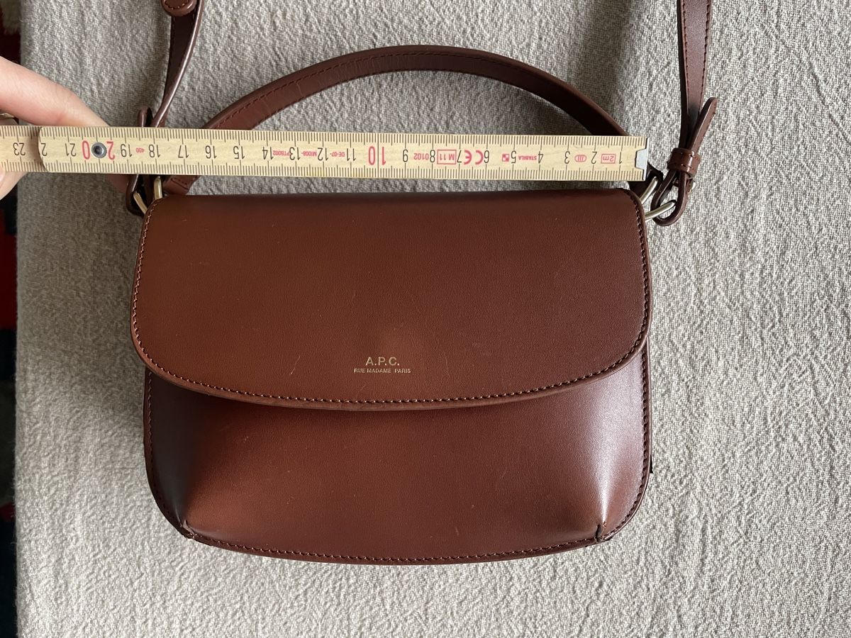 Apc Borse da donna: APC Sarah Schultertasche – Usato da Zürich venduto da ehupp 4