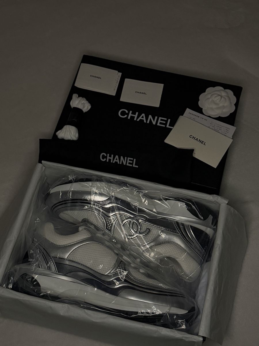 Chanel Scarpe da uomo: Chanel Runner - Grösse 44 – Nuovo (secondo la descrizione) da Weinfelden venduto da Noelbnd 1
