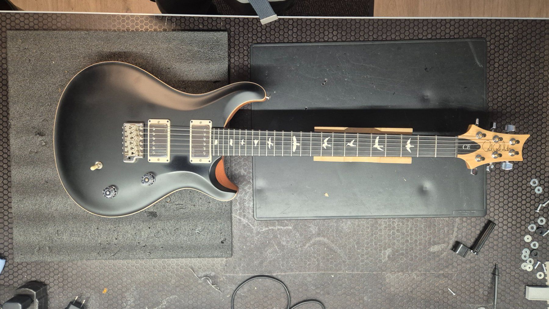 PRS Instruments de musique: PRS CE24 Satin – D'occasion à Vuisternens-Ogoz par Lucas1985