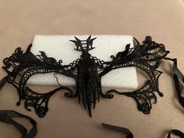 Schöne, schwarze Spitzen Augenmaske zum Selberbinden, neu