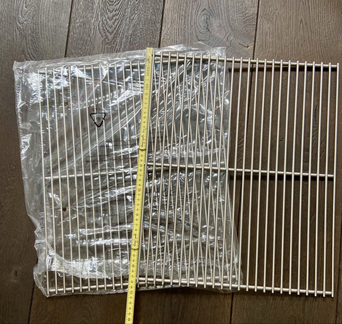 Griglie: NEUE 2 massive Grillrost an Selbstabholer – Nuovo e nell'imballaggio originale da Pratteln venduto da Arthband