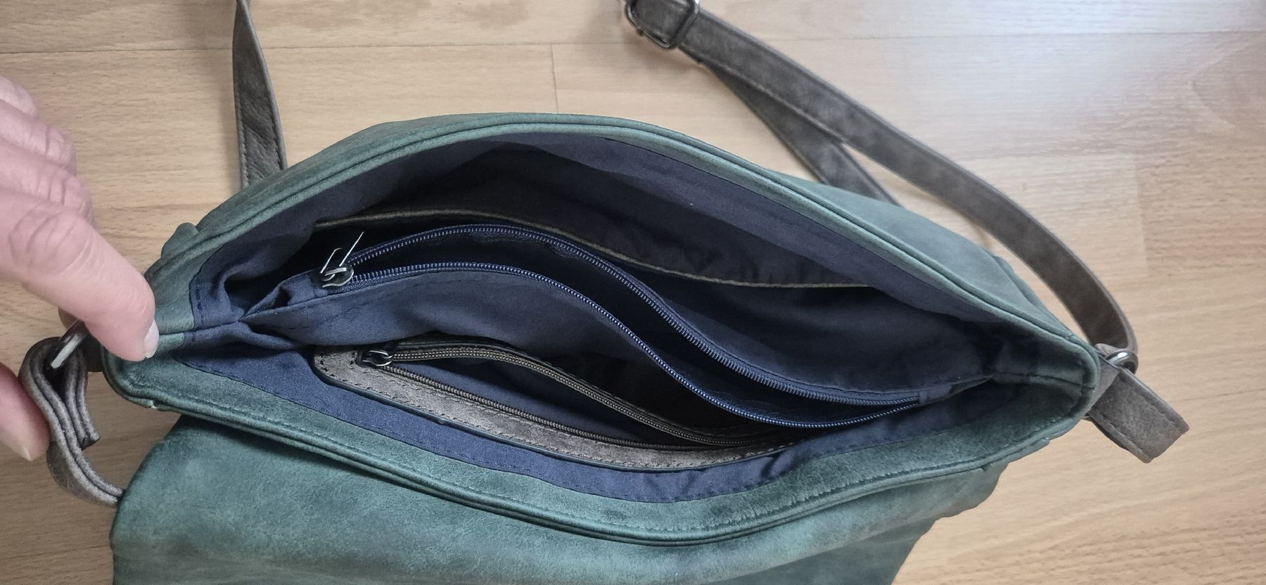 Taschen für Damen: Handtsche leder olive – Gebraucht aus Forst von tatjsi 3