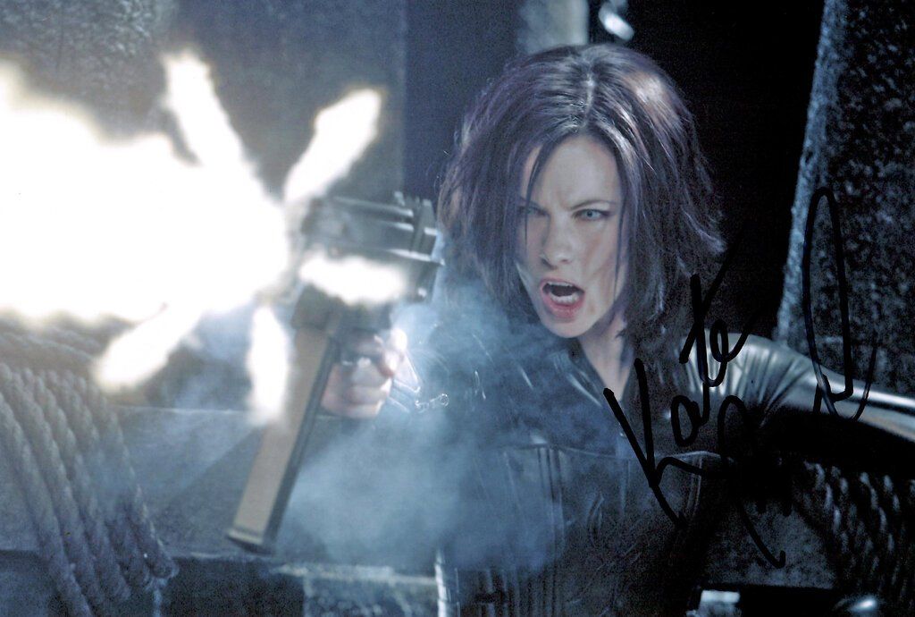 Autografi: UNDERWORLD Kate BECKINSALE / TOP AUTOGRAMM – Usato da Egg b. Zürich venduto da Dbunny