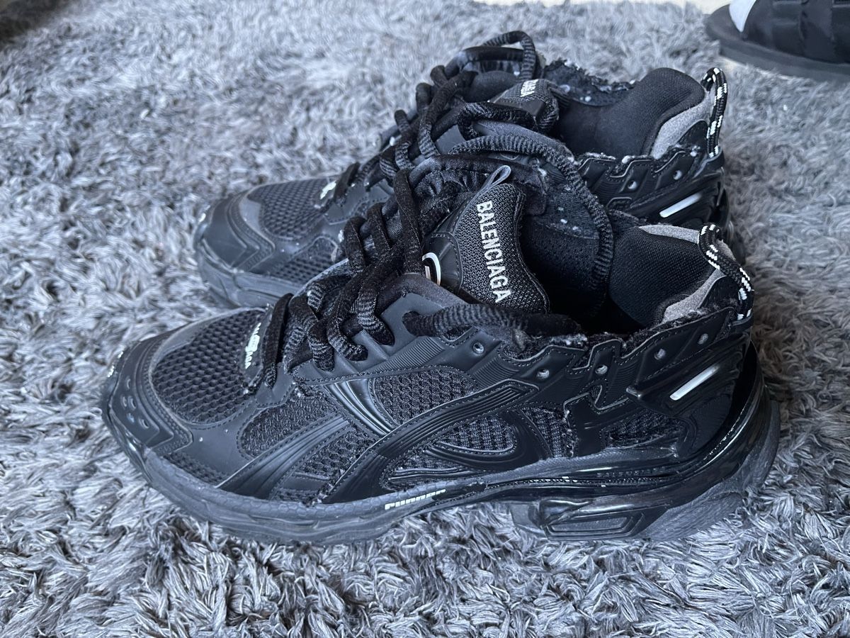 Balenciaga Scarpe da uomo: Balenciaga Runner Schwarz Grösse 42 – Usato da Lausen venduto da hel_w7yt 3