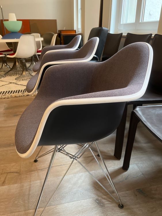 1 von 3 neuwertigen Vitra Eames Armchair DAR mit Vollpolster Kaufen