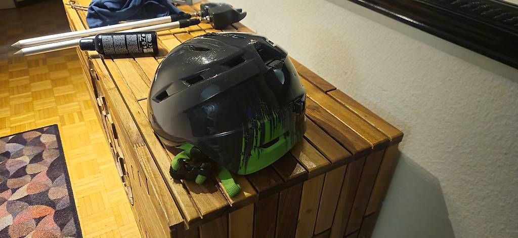 Caschi: Helm  – Usato da Frenkendorf venduto da fel_vpj8 1