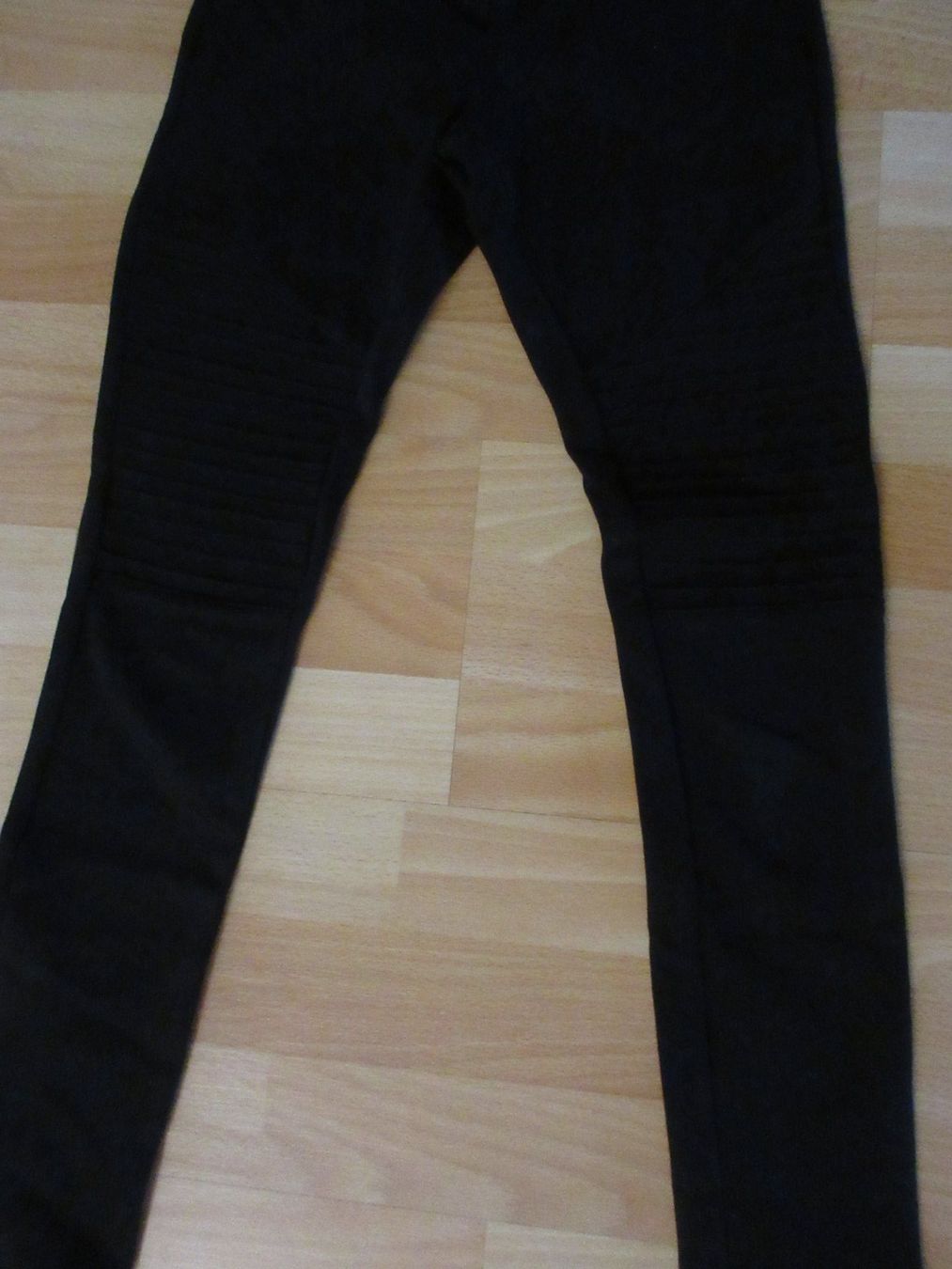 C&A Pantaloni: Hose schwarz Grösse 146 – Usato da Kaisten venduto da renault015 2
