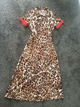 Leo-Look Kleid, Gr. S, kurzer Arm, ideal für den Sommer!