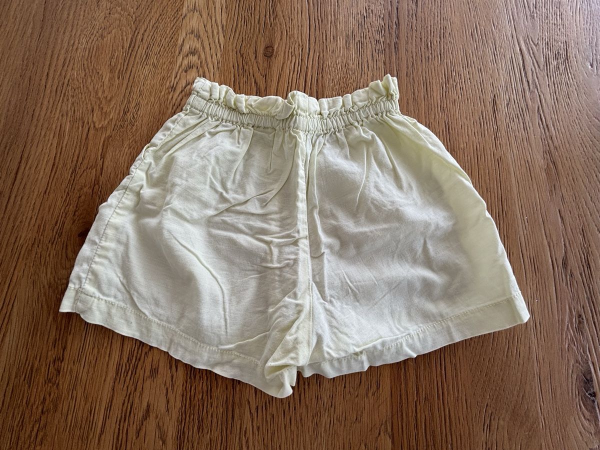H&M Pantaloni: Short fille H&M 98 – Usato da Bellmund venduto da Celnog 1