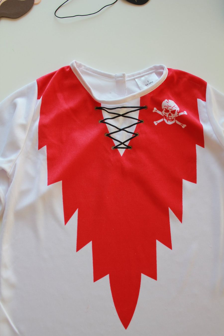 Costumi: Costume pirate / Pirat t. 4 - 6 ans – Usato da Peseux venduto da CoolShoping 5