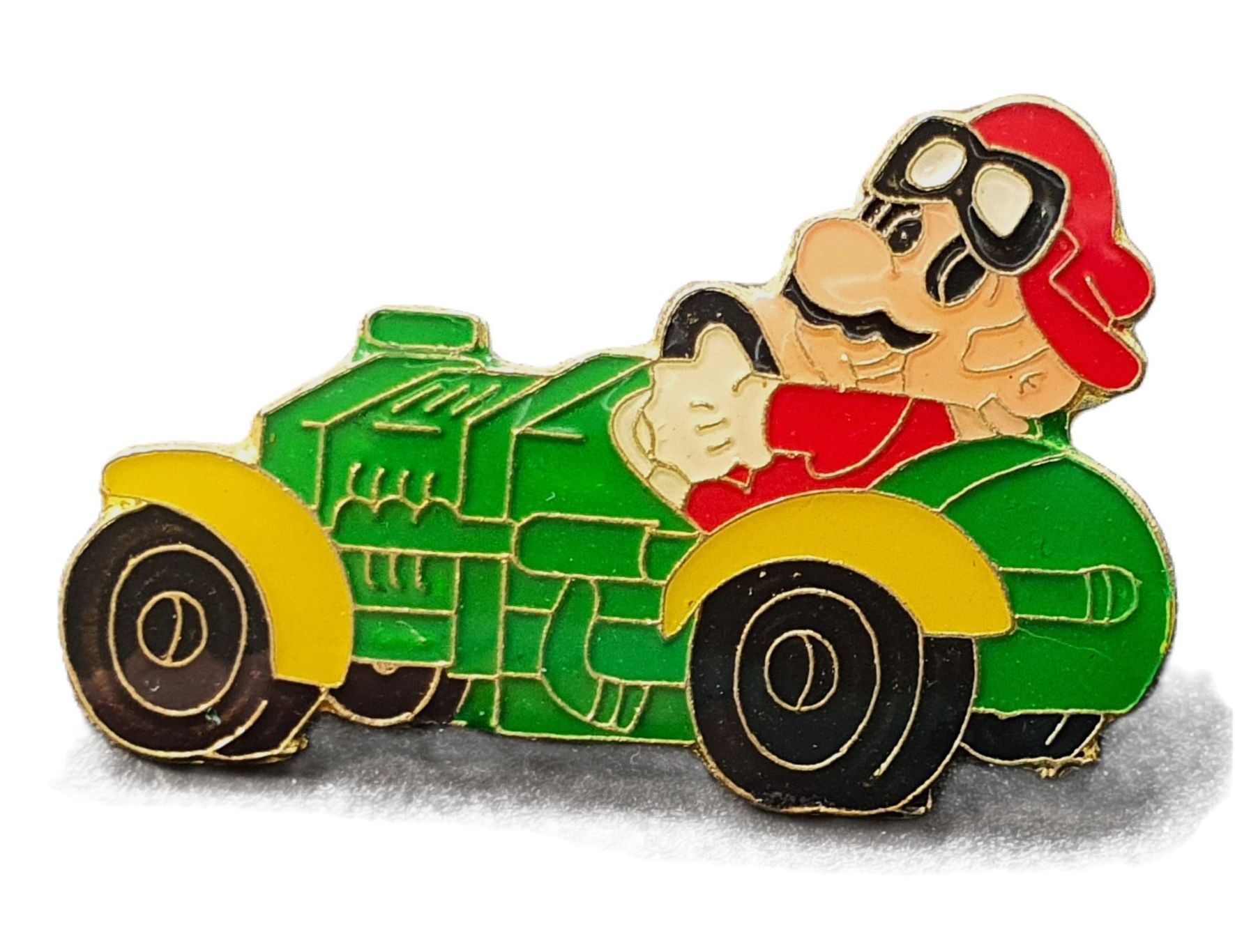 Placchette & Badge: U146 - Pin Nintendo Super Mario - mit Rollbrett – Usato da Reinach BL venduto da Boston-Verkauf