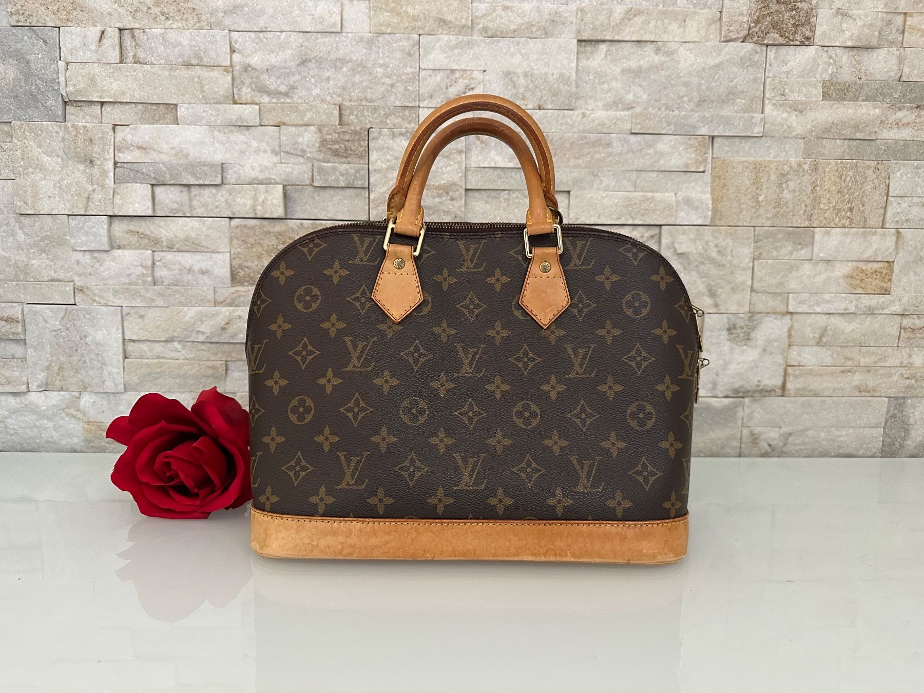 Louis Vuitton Borse da donna: Louis Vuitton Alma Canvas - Nr. 751 – Usato da Hittnau venduto da LuxAndMore 1