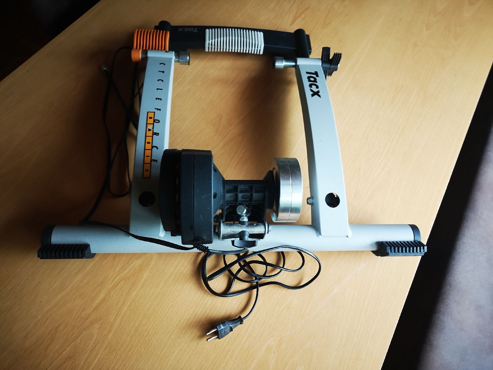 Tacx Hometrainer: Tacx Cycleforce Basic Fahrradtrainer für Indoor-Training – Usato da Grasswil venduto da tobias9891 3