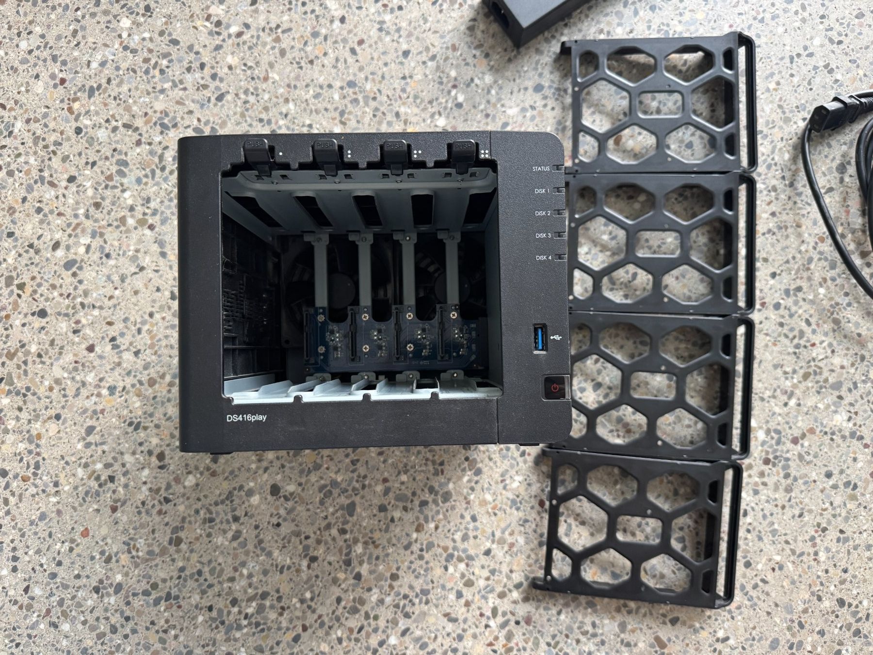 Synology Server: Synology DS416play – Usato da Zürich venduto da aliaskapal 2