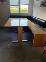 Tisch mit Eckbank