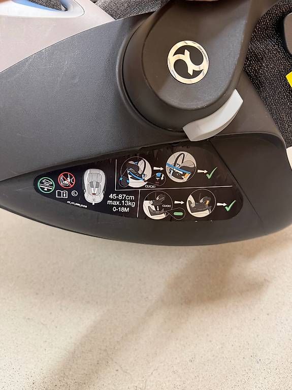 Sièges auto: Cybex Platinum Cloud Babyschale – D'occasion à St. Gallen par lid_cc7q 2