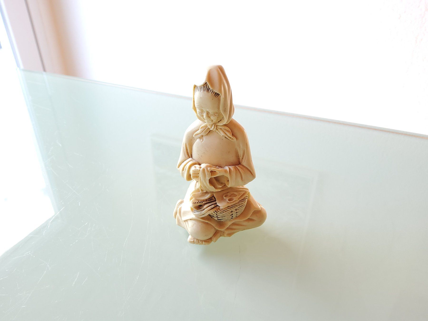 Figurines: Petite statuette signée – D'occasion à Malleray par Broc-Mo
