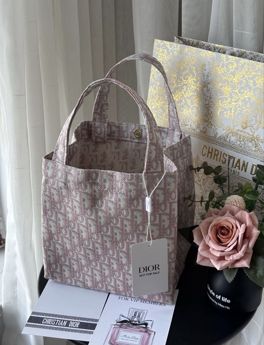 Borse da donna: Dior Tasche Stoff rosa  – Nuovo e nell'imballaggio originale da Chur venduto da Madeys