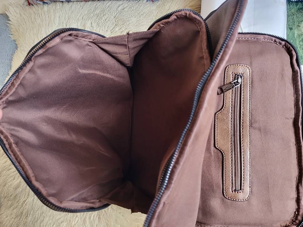 Zaini: Lederrucksack Ledertasche Laptop Neuware – Nuovo (secondo la descrizione) da Oberglatt ZH venduto da watchkurt 3