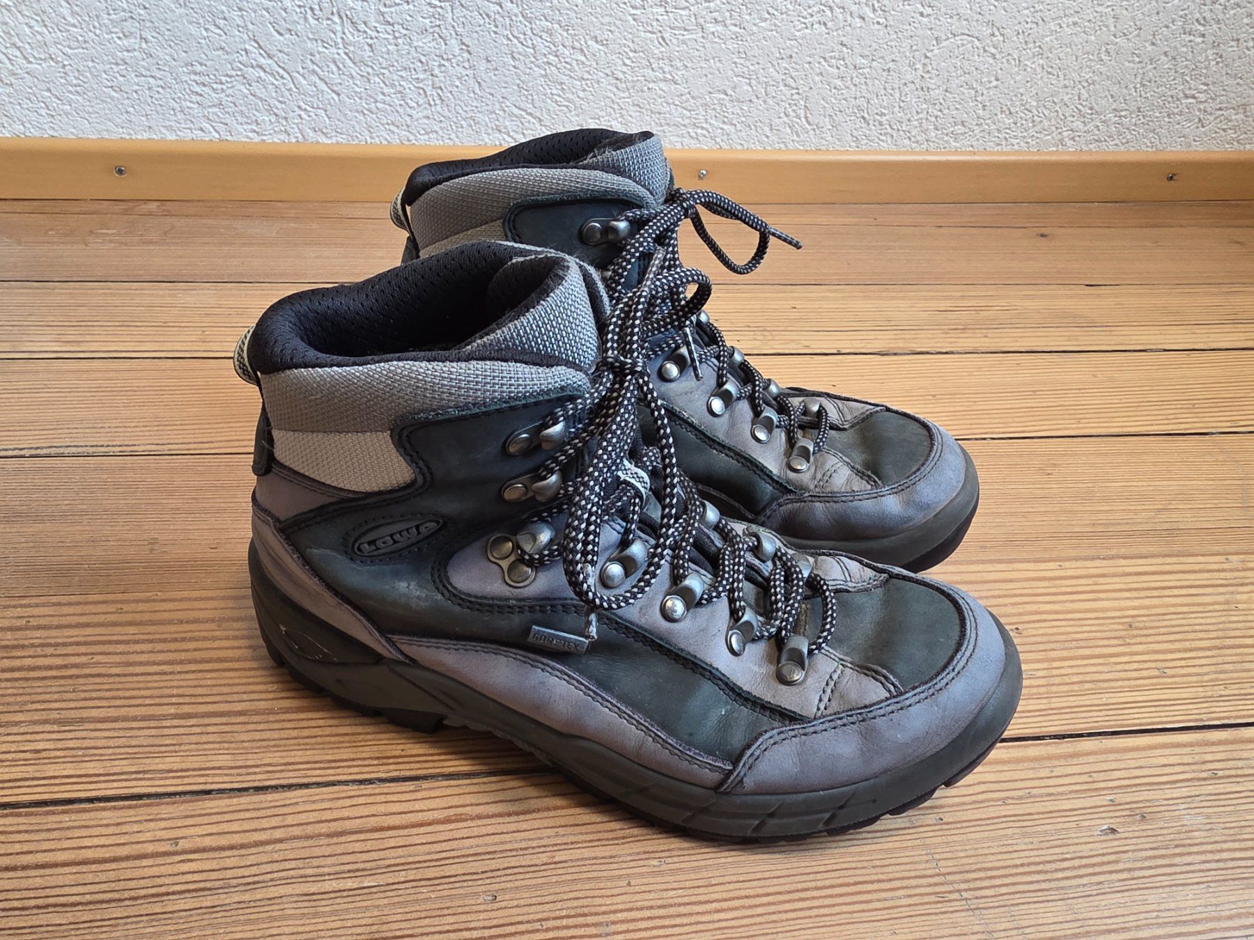 Lowa Scarpe da donna: Lowa Wanderschuhe Grösse 38 – Usato da St.Gallen venduto da goclaro 2