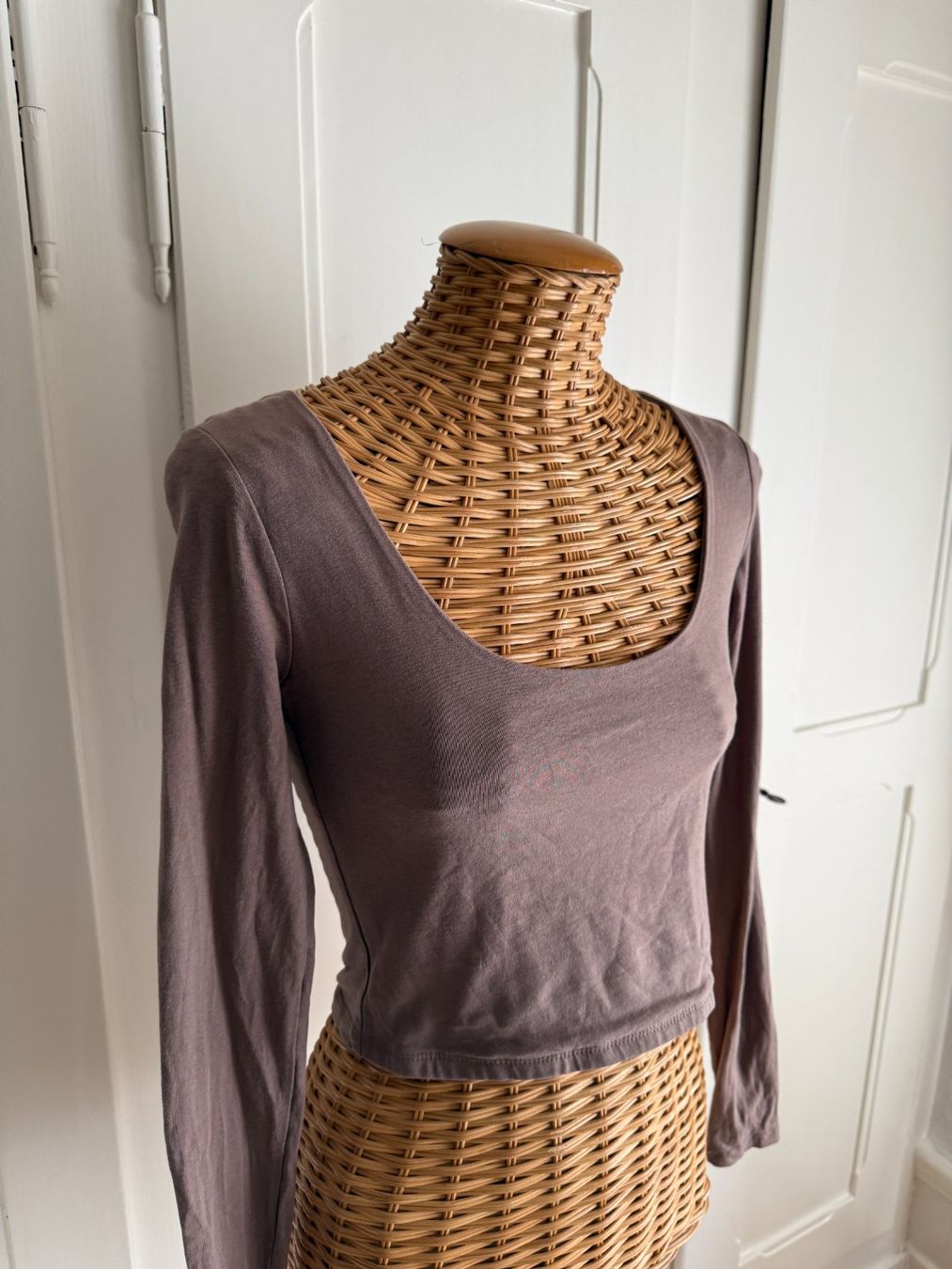 Tally Weijl T-shirt: Cropped Langarmshirt braun S – Usato da Zürich venduto da Diazaio 1