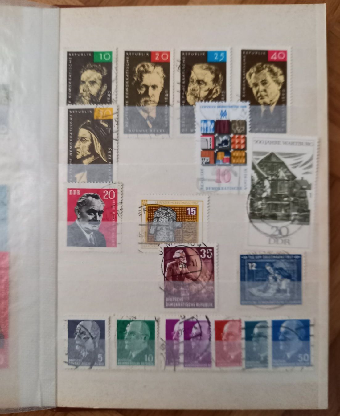 Tutti i francobolli: Briefmarken der "DDR" im Album – Usato da Binningen venduto da mar_2jlr 7