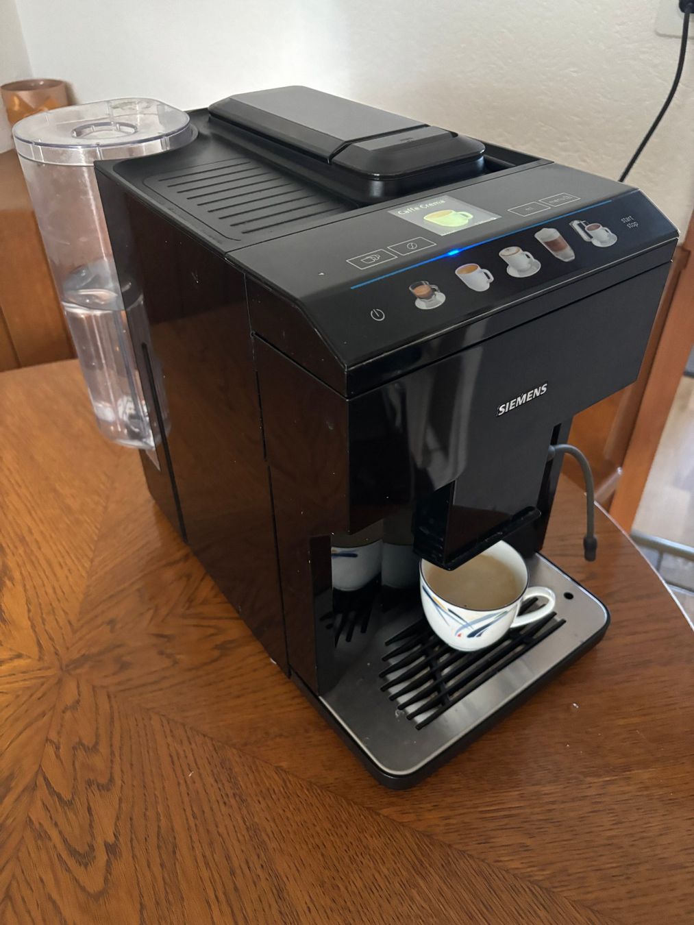 Siemens Kaffeemaschinen & Espressomaschinen: Kaffeemaschine Siemens EQ.500 classic – Defekt aus Gossau SG von Gusho 6