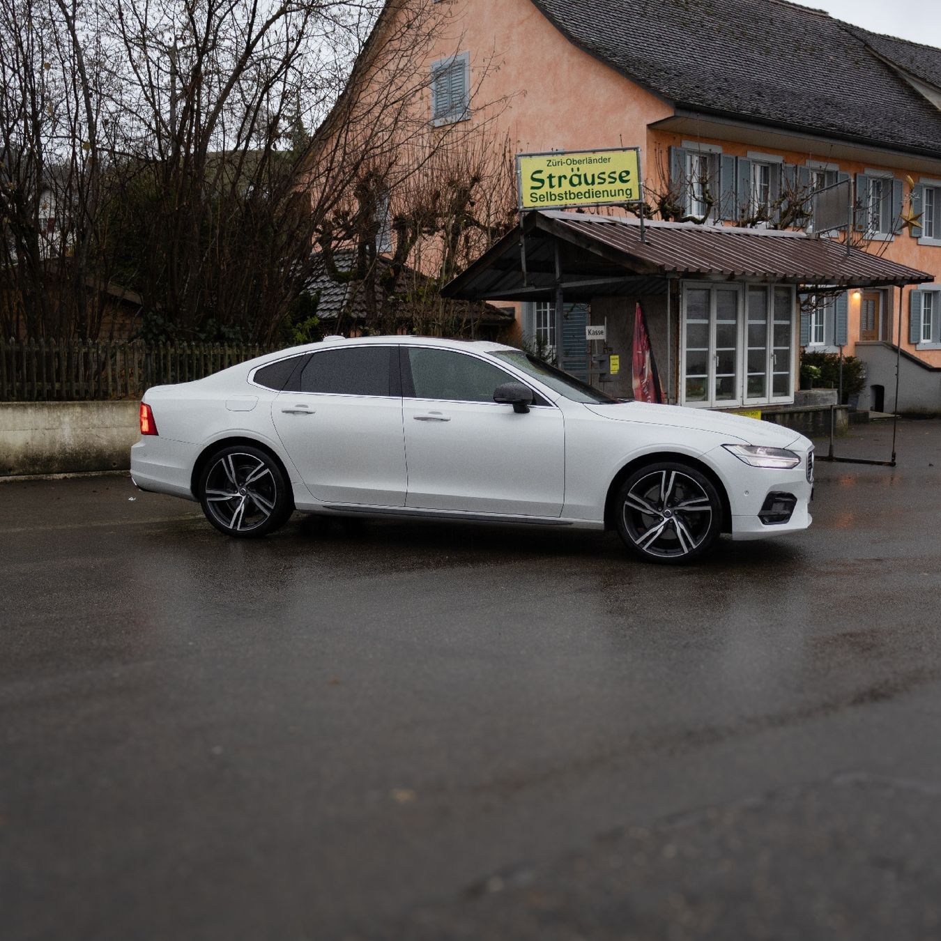 Volvo Automobili: Volvo S90 T6 AWD R-Design 320PS – Usato da Weiach venduto da magdalena_s 2