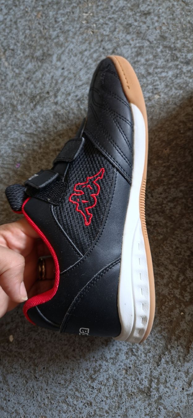 Kappa Scarpe da uomo: Hallenschuhe Kappa Grösse 40 schwarz – Usato da St.Gallenkappel. venduto da mt23101984 3