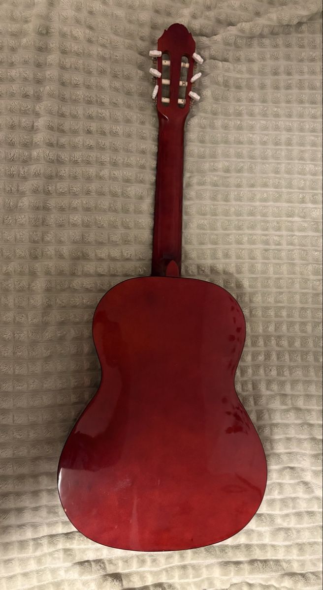 C.Giant Instruments de musique: Konzertgitarre rot gebraucht Grösse 4/4 – D'occasion à Hasle LU par Olena_olena 2
