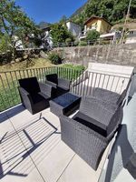 4 Poltroncine e tavolino in rattan