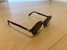 Lunettes de soleil Persol vintage - Style rétro chic!