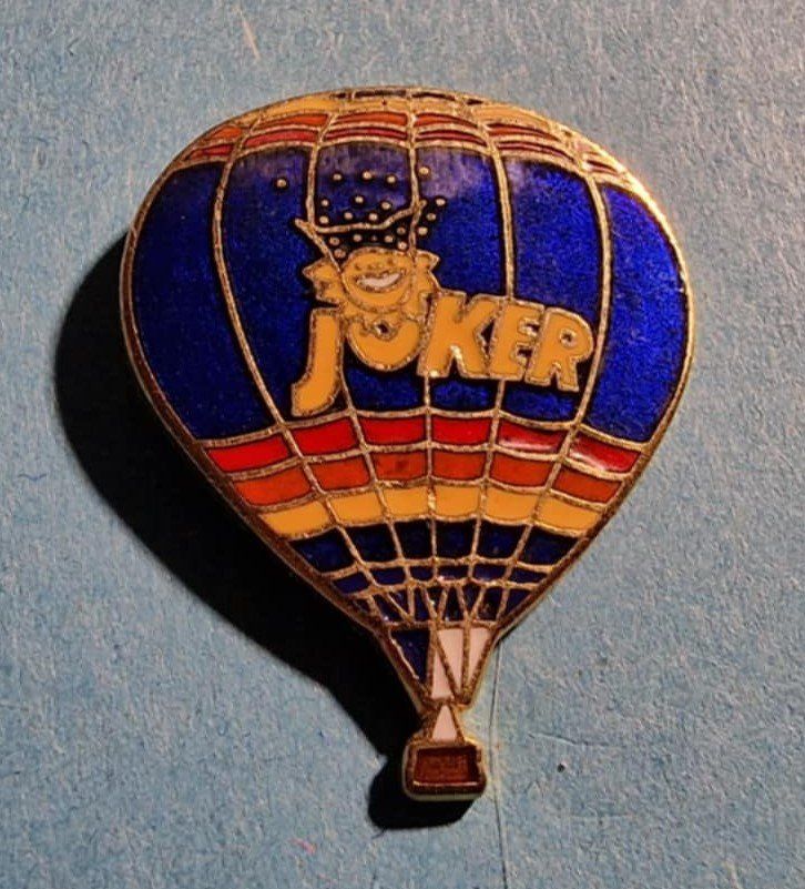 Plaketten & Abzeichen: Ballon Pin Joker – Gebraucht aus Härkingen von specialshapes