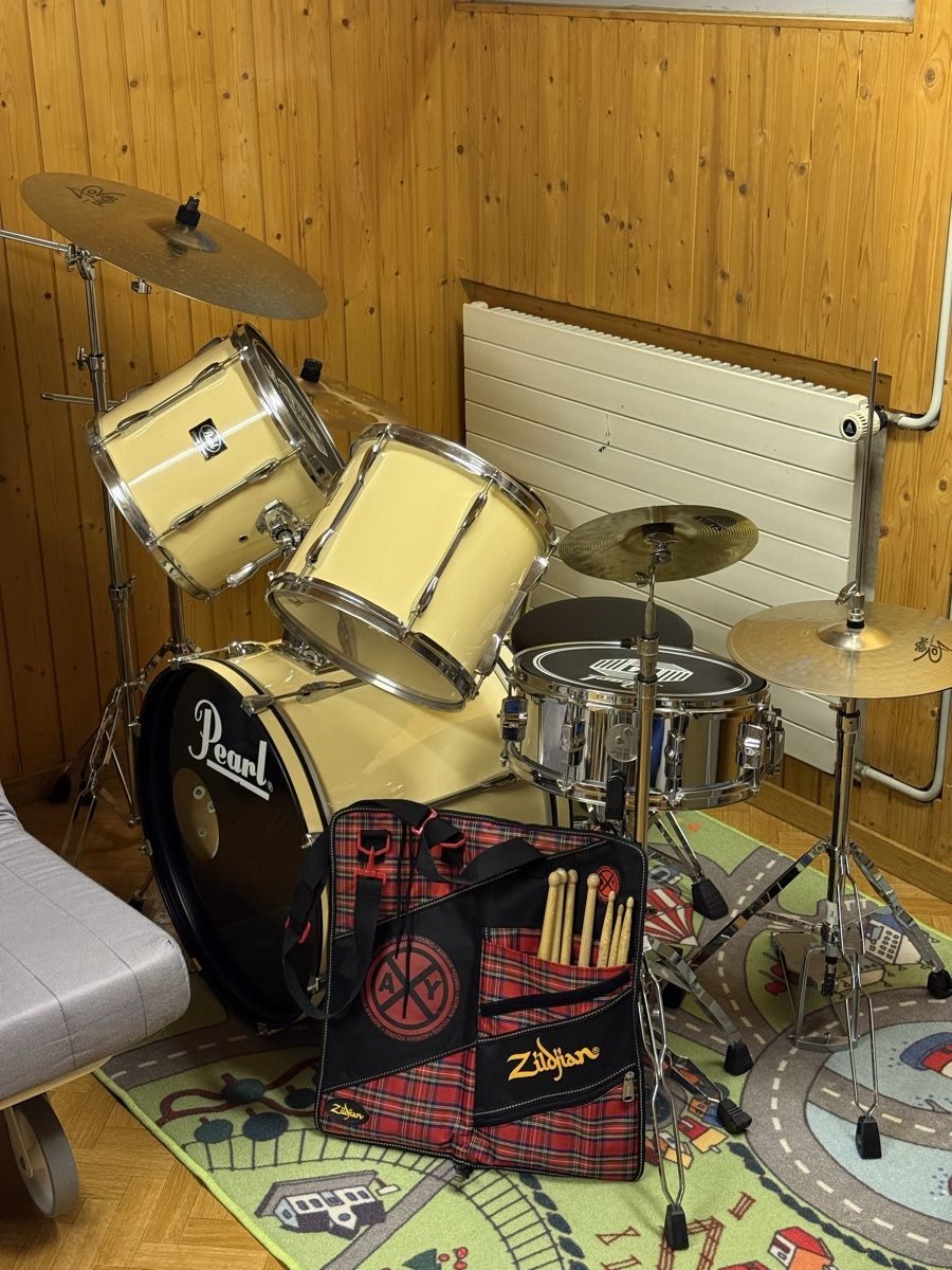 Strumenti musicali: Pearl Export Drumset – MEGA-SET – Usato da Zürich venduto da ZurichVibe