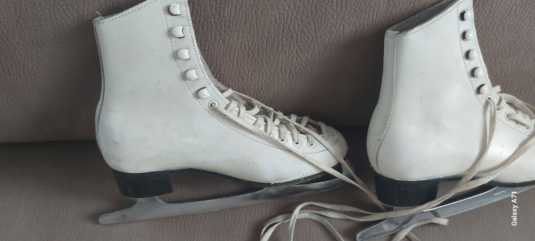 Schlittschuhe: Schlittschuhe 36 Leder – Gebraucht aus Rüthi (Rheintal) von Boschacat