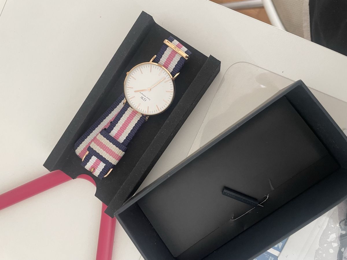 Daniel Wellington Uhren: Daniel Wellington Uhr mit Stoffarmband  – Gebraucht aus Zürich von estela22 3