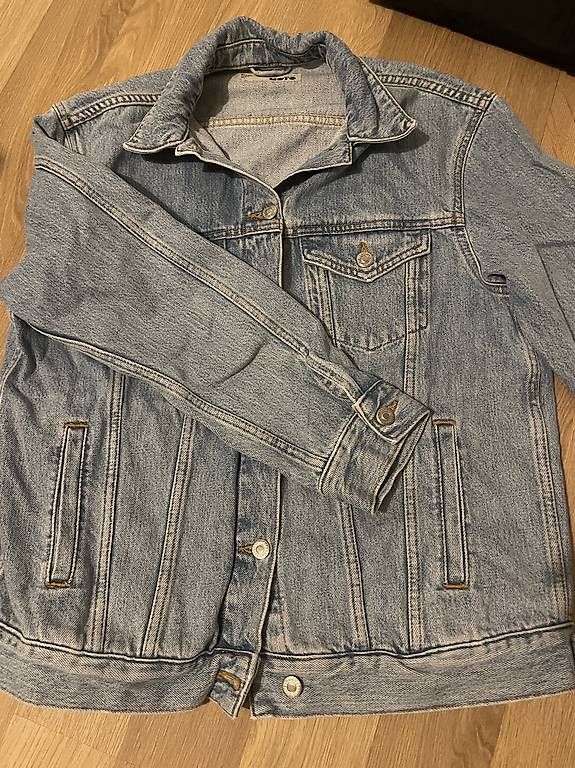 Jacken: Jeansjacke – Gebraucht aus Düdingen von sahli89
