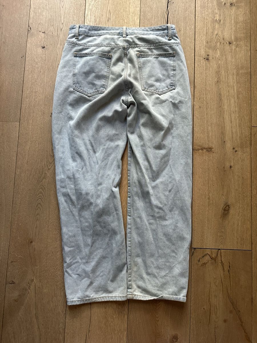 Jeans: Coole blaue Jeans mit Wochentagen-Print – Usato da Stadel(Winterthur) venduto da Sikuvan 1