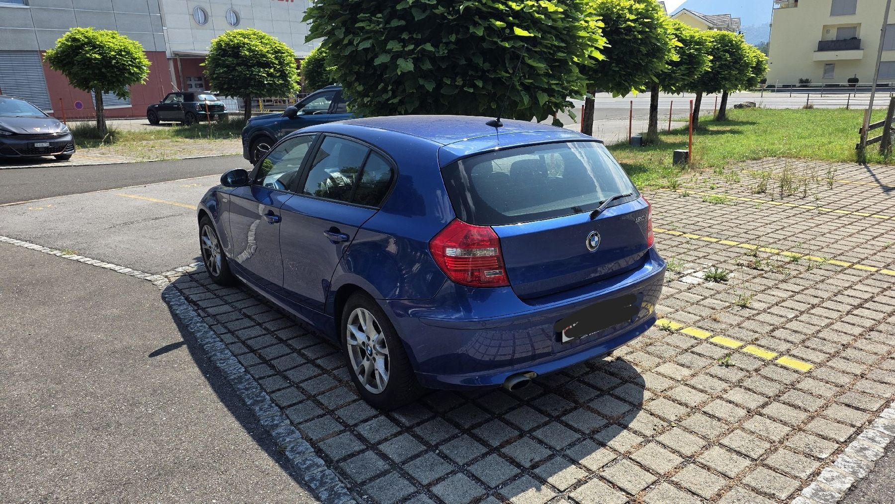 BMW Autos: BMW 120i (VB) – Défectueux à Gams par NadigKraftfahrzeuge 1