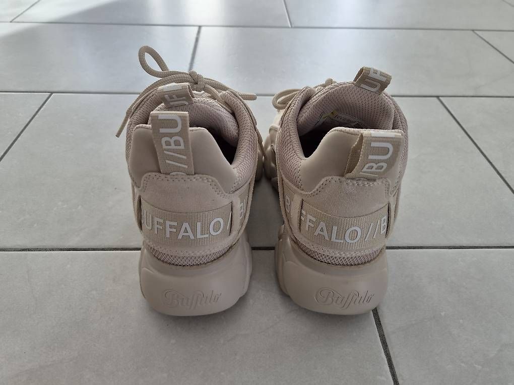 Damenschuhe: Buffalo Damenschuhe hell-beige, Grösse 39 – Gebraucht aus Möriken AG von nipamijule 2