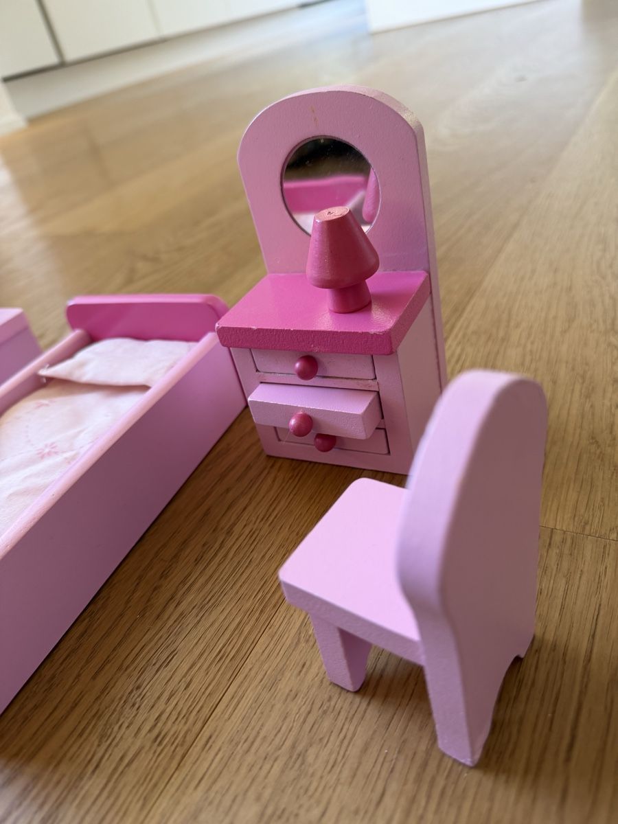 Case e mobili per bambole: Puppenstube Möbel Set Rosa aus Holz – Usato da Lyss venduto da Landleben0
