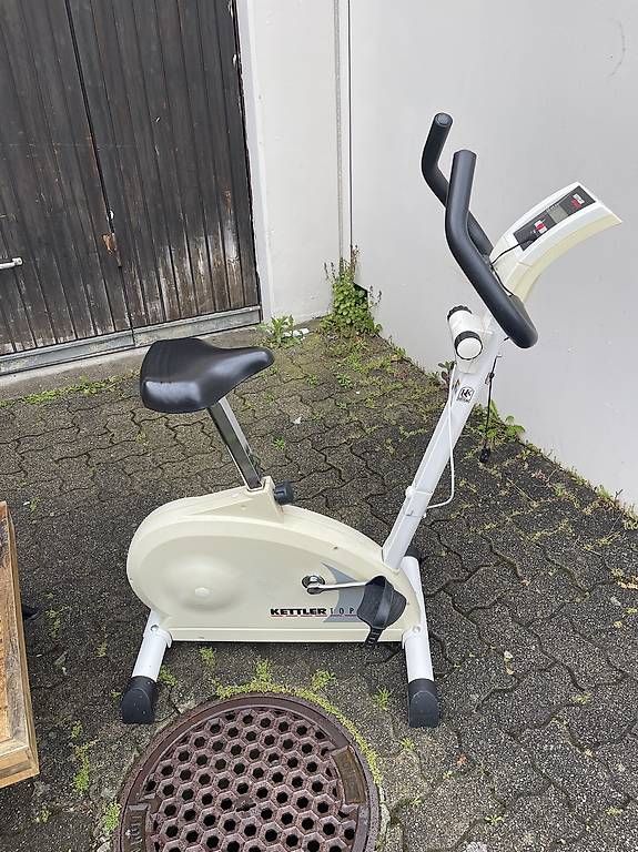 Tavoli: Holztisch + Laufvelo – Usato da Lausen venduto da man_7yld 4